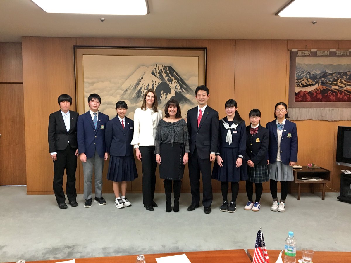 Inspired by the youth in Chiba City, Japan! As Honorary Chairwoman of @SisterCitiesInt, met with Mayor Kumagai, students from the Youth Ambassador Exchange, and their chaperone. Interesting to learn about the sister city relationship between Houston, TX and Chiba City, Japan.