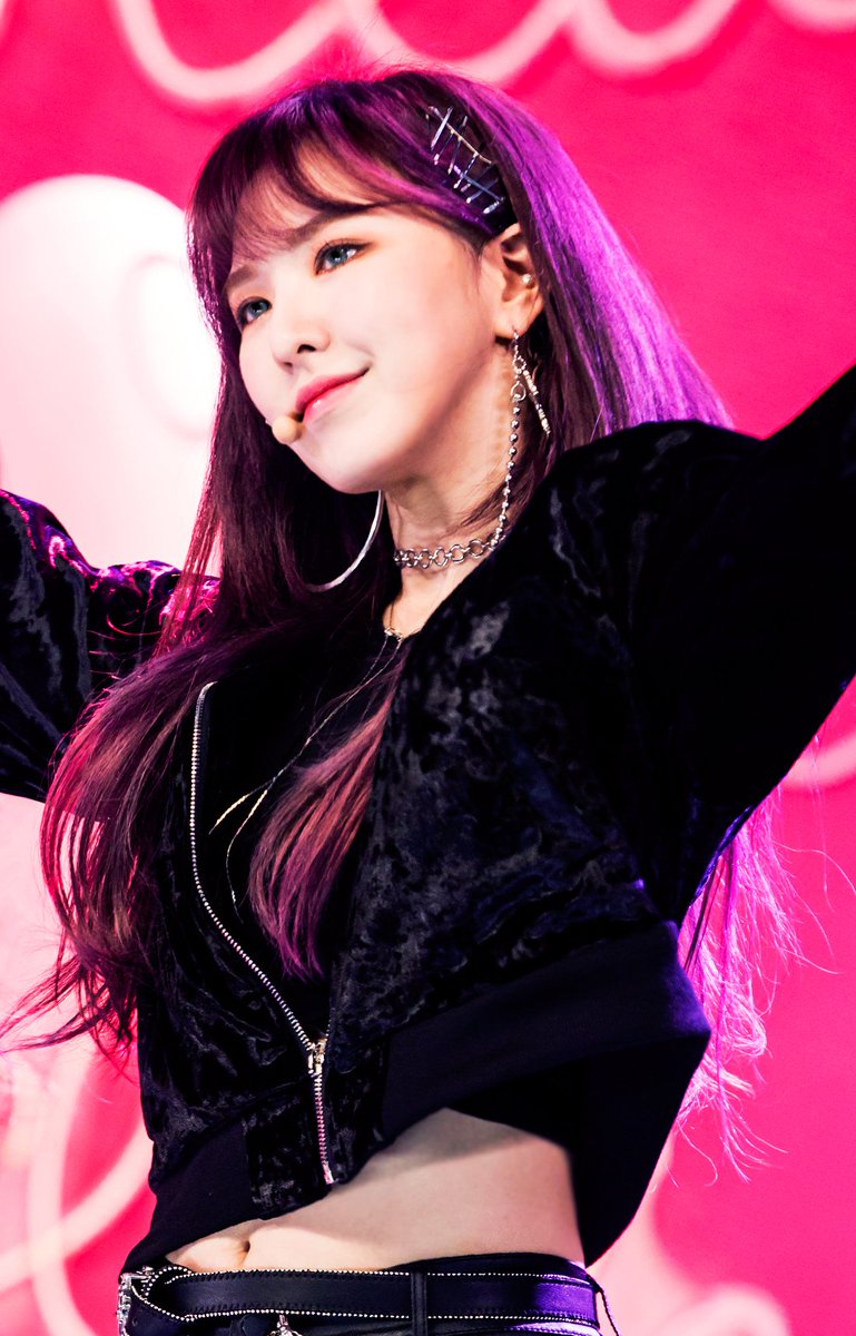 kpoppingcom's tweet photo. [HQ📸] 180204 #Wendy at Inkigayo Comeback Stage

#RedVelvet #BadBoy #웬디 https://t.co/q1iV13kS66