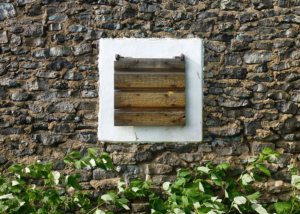 Bonus: the gorgeous granary in Nyhammar, Sweden, built in the unique Forsgrenska style of architecture using slag splinters, the style is only found in industrial and agricultural buildings in Västerbergslagen in Sweden, named after its originator, Olof Forsgren (1774-1862).