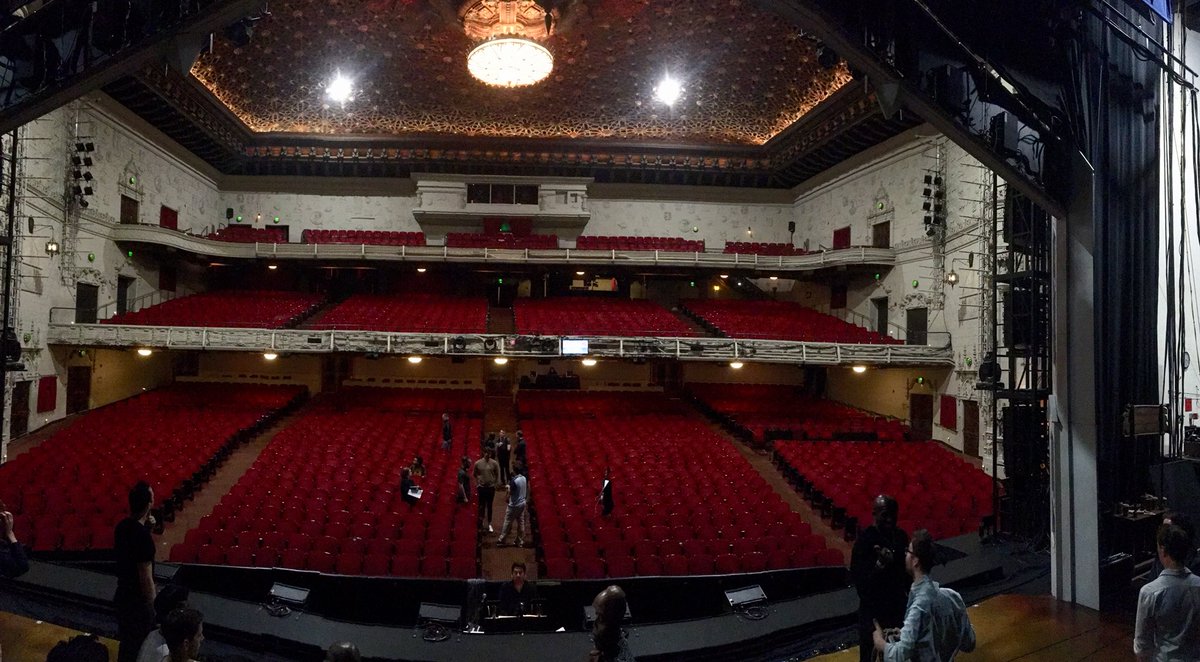 San Fran by the bay!!

(The ceiling is literally 🌞🔥)

🌊🌊🌊🌊🌊🌊🌊🌊🌊🌊
#sanfran #sanfrancisco  #cali #california #snhorpheumtheatre #orpheumtheatre #theatersacrossamerica #tuesdaytheaterpics #travel #travelforwork #bookofmormon