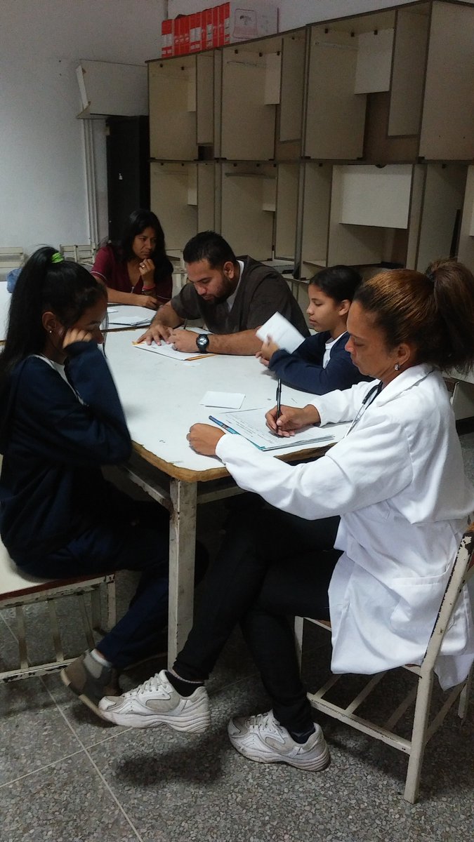 CbitLiviaGou's tweet photo. Salud va a la escuela,  visita a la UEN Livia Gouverneur #Miranda #Zamora utilizando el espacio @CbitLiviaGou, aplicando programas de salud preventiva. @HectoRodriguez @JauaMiranda @FundabitMirpz @CregionalPZ https://t.co/Hf8CAHg3MF