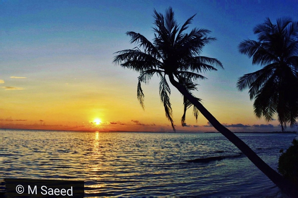 Good morning #sunrise #adducity #hithadhoo #Maldives #nikond3400 #aharengeraajje