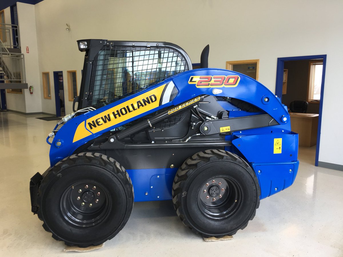 NHBLUE_TYLER's tweet photo. Now that is a sweet looking skid @NHAgriculture 😍 https://t.co/oj2Z35rE42