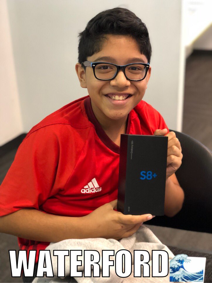 semoran2shb's tweet photo. #HappyCustomers @sprintstore293 anything you need we have in store Don’t miss our #JustForYouEvent this ➡️Saturday Feb 10 9am-9pm⬅️ @chris_tinavelez @Briannc88 @BettySainzperez @Sprint4FL @andrewroberts91 @marceloclaure @Chidalgosaez @Lori_AnneHill https://t.co/535Owhpk3t