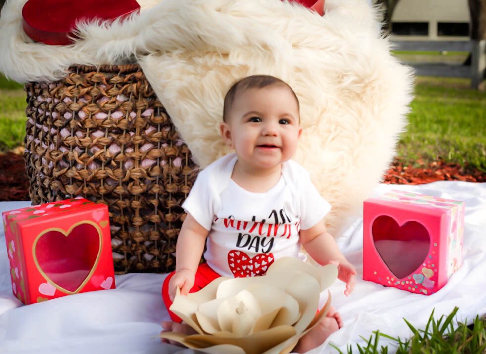 __klopezz's tweet photo. Happy Valentines Day from my little love bug to you! https://t.co/W3I3QXSFTj