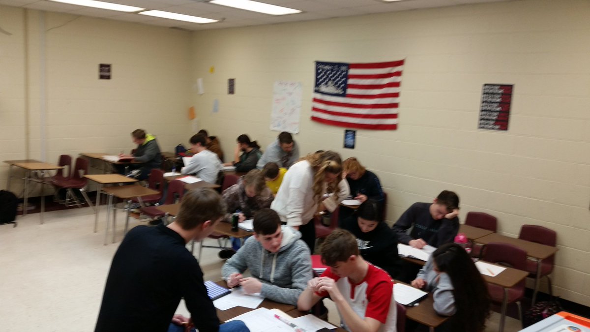 AmbrogioWLHS's tweet image. Overheard in 1st hour: "Before we start, let me show you my little trick for thesis statement...". AWESOME job supporting your classmates and being flexible with who you coach! #studentleaders #skillpractice #feelgoodteachgood #firsthour #thesis #counterclaim #combiningsentences