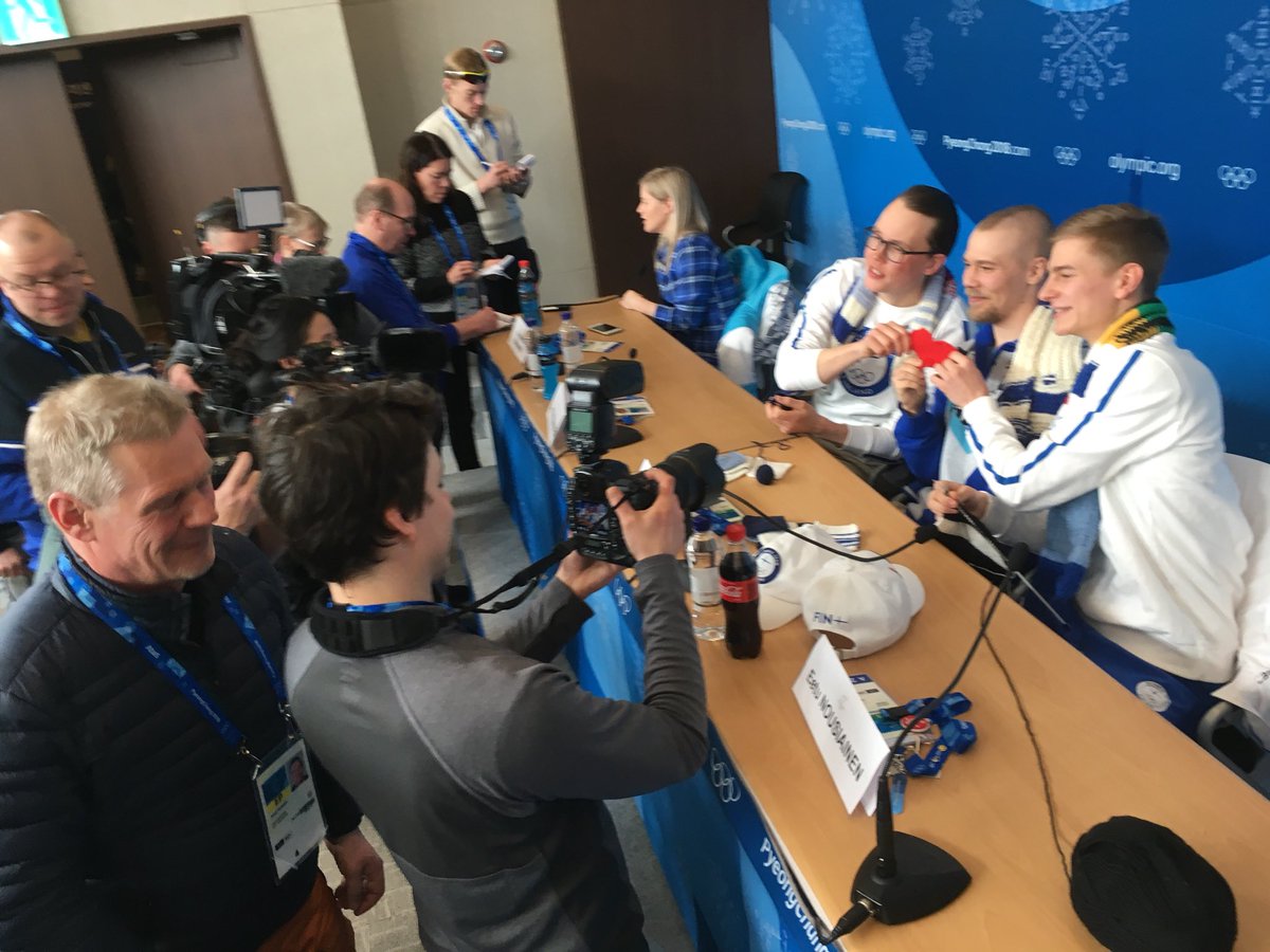 OlympicTeamFI's tweet image. Knitting in Sochi ✅
Knitting in Rio ✅
Knitting in PyeongChang✅
Holding a press conference about knitting in PyeongChang ✅

#olympicteamfi
#knittingteamfi
#pyeongchangfi
🇫🇮💙🇫🇮