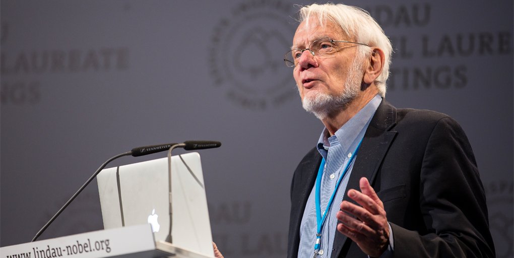 lindaunobel's tweet photo. From the Structure of the #Ribosome to New #Antibiotics: Watch #NobelLaureate Thomas A. Steitz (@Yale) talk about this research - including the use of #cryoEM - at #LiNo14 https://t.co/0Tv0qrtQNM https://t.co/9HUOPDV4mW