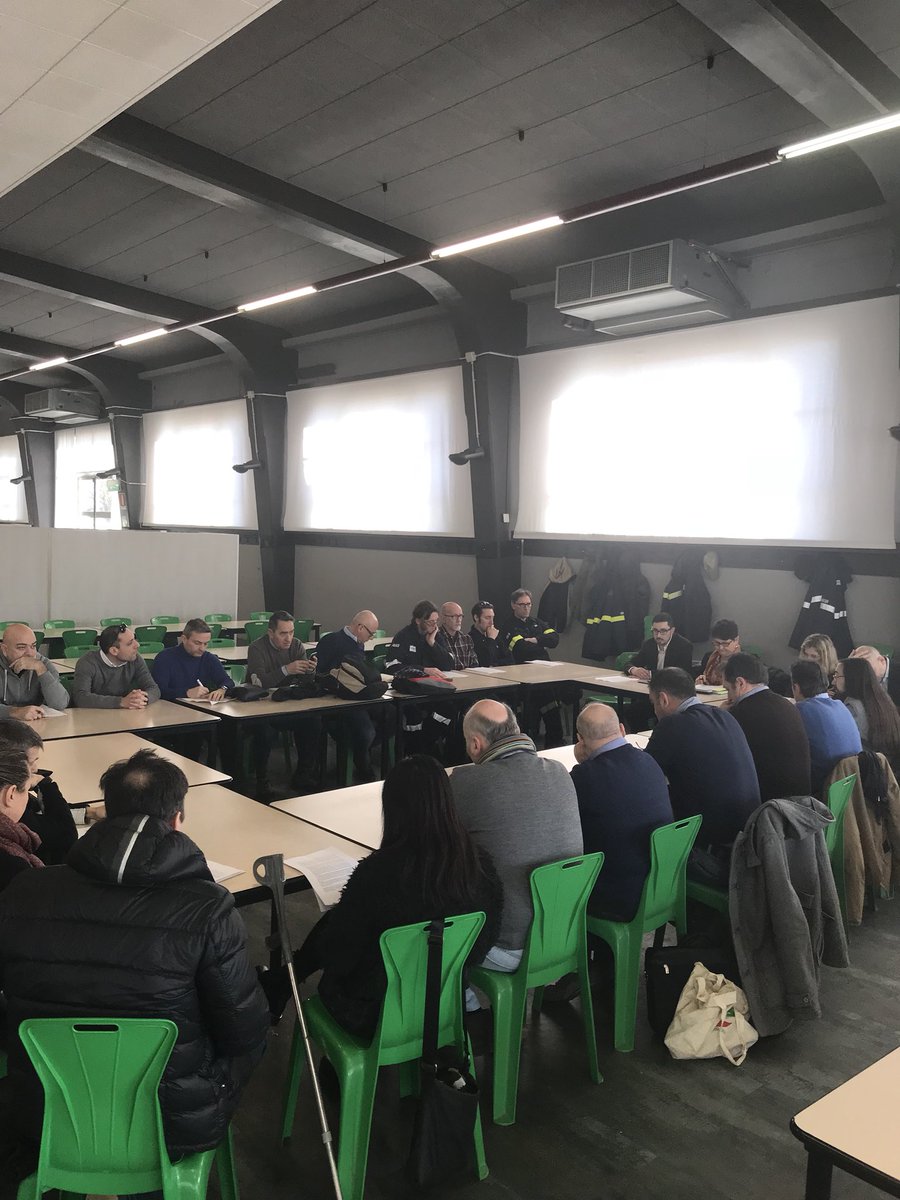 TeresaBellanova's tweet photo. Mattinata al Petrolchimico di Ferrara aperta da un incontro positivo con le RSU e proseguita con visita a #Basell e #Versalis, eccellenze internazionali dell’industria chimica. https://t.co/8GNzFmqxpn