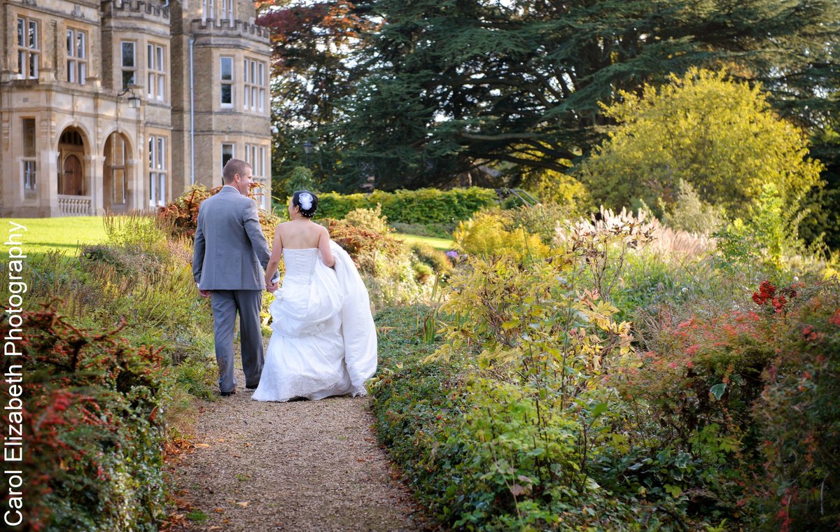 ConfOxford's tweet image. #RosesAreRed,
Violets are blue,
Choose one of our stunning wedding venues for your big day
And all your dreams will come true!!!
Happy #Valentinesday! If you get engaged today, we can help you find the perfect #wedding venue: conference-oxford.com/about/weddings #ukwedlunch #weddingwednesday