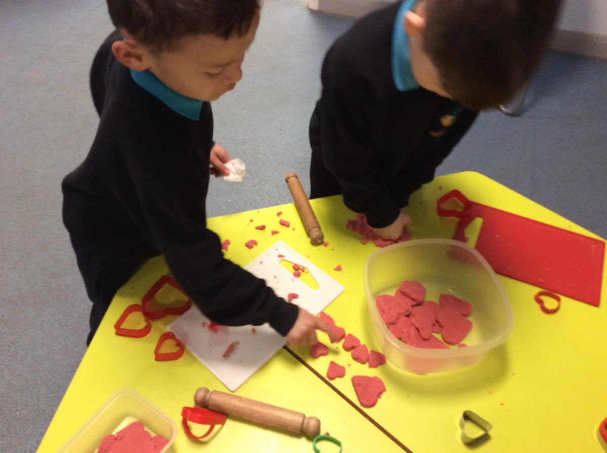hiltoninverness's tweet photo. Lots of Valentine's Day fun in p1, number writing, pattern making, play dough cutting and even heart counting! #emergentliteracy #HNumeracy https://t.co/mWGAvM29RE