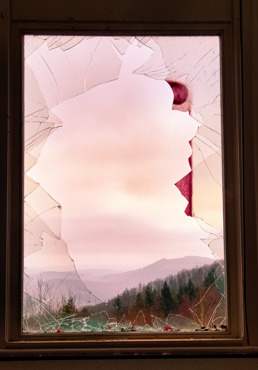 OlavCresp's tweet photo. "Oh! I Wish That I Could Fly..." by @OlavCresp #urbex #photography #landscape #window https://t.co/Fb1Xh7tKMb