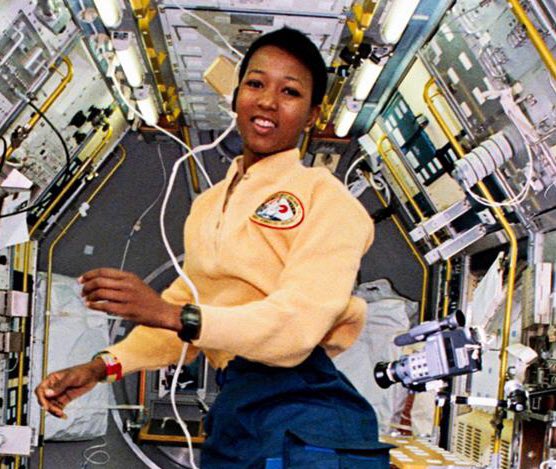 darlenedorseyTV's tweet photo. Physician. Engineer. @maejemison 1st black female Astronaunt in space. #inspiring #BlackHistoryMonth #science #technology #Endeavour #DreamBig https://t.co/cuf88SOFpR https://t.co/5A5vz5vyH7