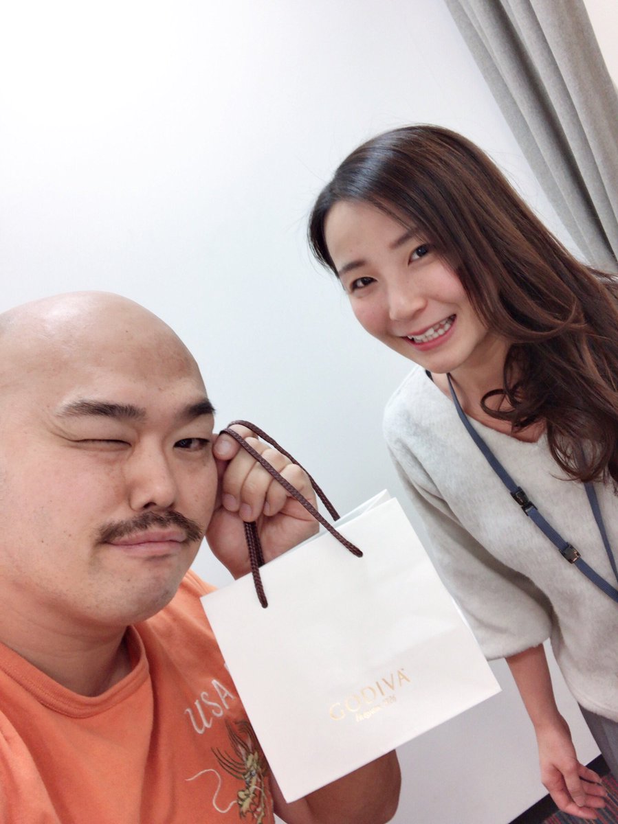 現場マネージャーの岡島ちゃんからチョコもらったしん！ クロちゃん