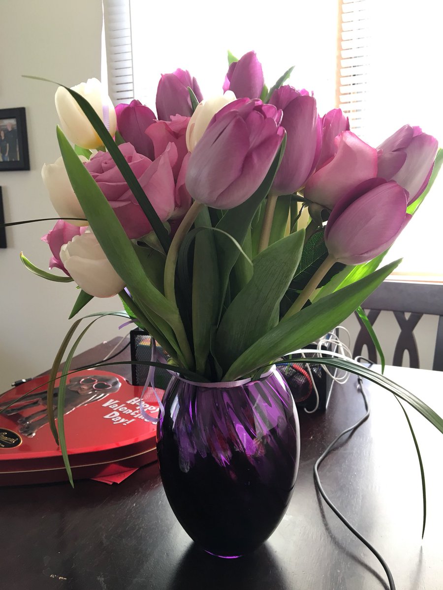 mae_cuebillas's tweet photo. Happy Valentines Day 💕💜💐 https://t.co/0UqMqGqwzK