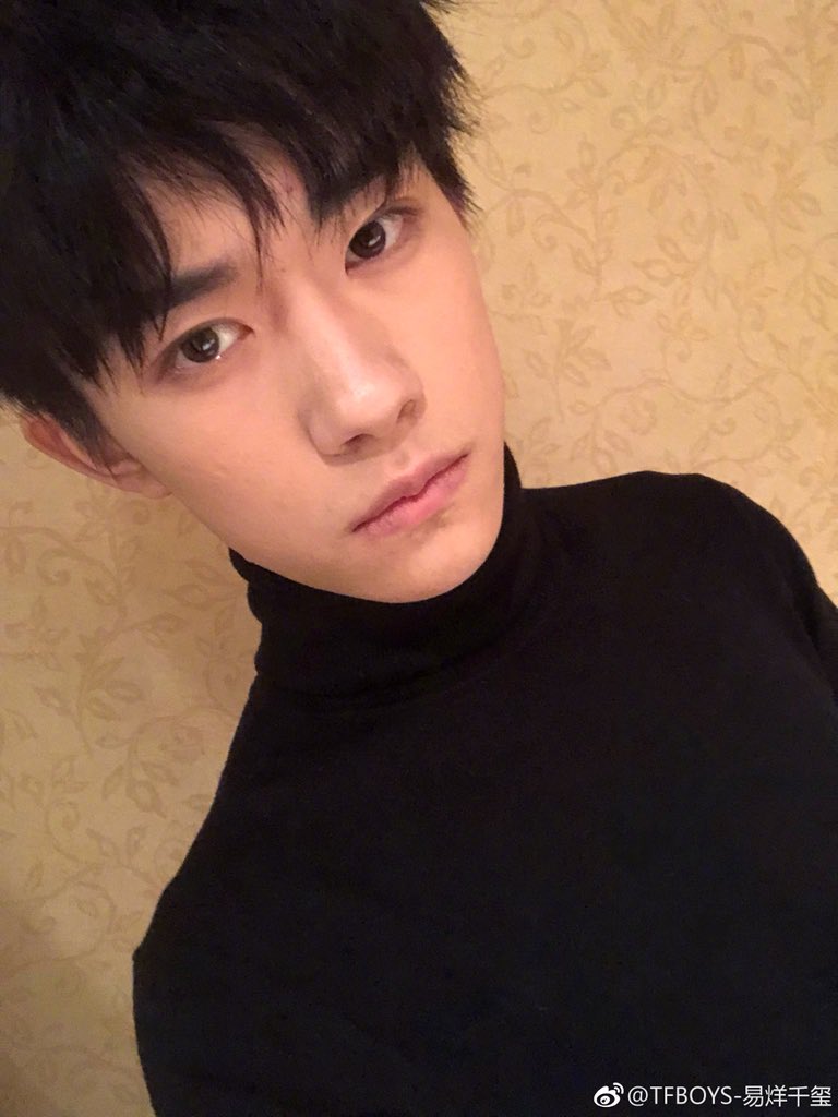 JacksonYee_YT's tweet photo. 今天…
一起过节吧…
🤗
🌹 ​​​
Today ...
Let’s celebrate Valentine’s Day together ...
Cr. TFBOYS-易烊千玺 #JacksonYee https://t.co/37hjM1WrT6