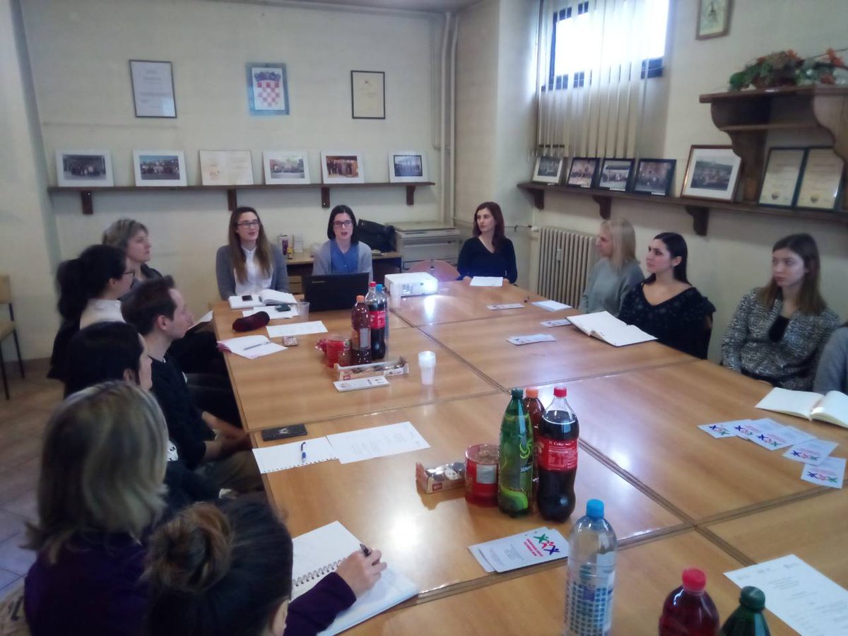VcsbCentar's tweet photo. Trenutno u tijeku edukacija projekta "Mladi aktivisti - projektni optimisti!"
#mladi #udruge #edukacija #VCSB #CKD #volontiranje #projekti https://t.co/71EDsvcZUT