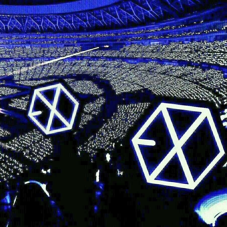 KyoongGirls0506's tweet photo. EXOL kalo bikin janji emang worth it bgt. Goal buat 2017 itu ngalahin EXO 2016 n terbukti 100% nyata. 

Gue bersumpah atas nama Red Force, tahun 2018 bakal lebih gila-gilaan. 

Susah emang kalo saling cinta. Apa aja dilakuin pasti.

#EXOL #iHeartAwards #BestFanArmy @weareoneEXO https://t.co/2vaWWLp7yS
