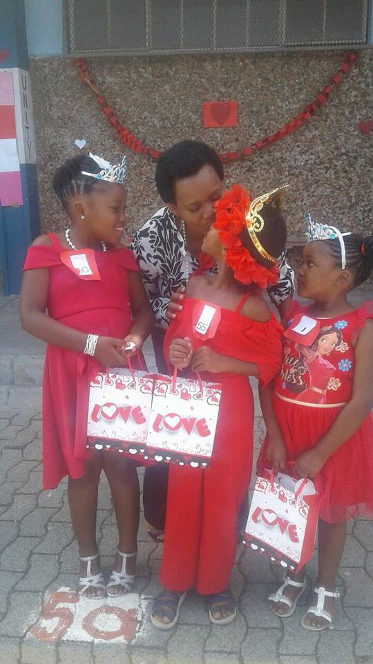 ENolvuko's tweet photo. @KFCSA I’m bae-less but my daughter atlist made me forget that by winning miss Valentines at her school #ValentinesDay https://t.co/r2utcxFgtW