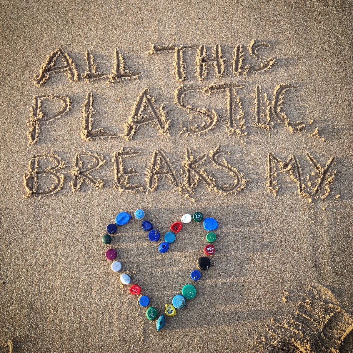 Help me mend my broken heart this #ValentinesDay. Use a little less plastic today and if you have time do a #2minutebeachclean #riverclean #streetclean #showyourbeachsomelove #plasticwaste #planetsuffolk