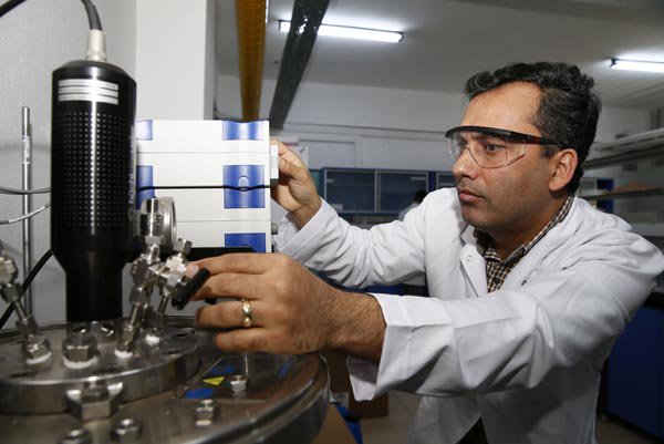 İYTE Malzeme Bilimi ve Mühendisliği Öğretim Üyesi Prof. Dr. Mustafa Demir, AA muhabirine yaptığı açıklamada yerli enerji kaynaklarının verimini artırmak için çalışmalar yürüttüklerini anlattı. milliyet.com.tr/d/t.aspx?ID=26…