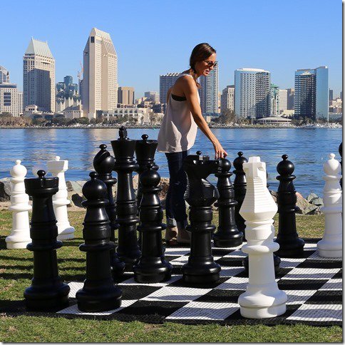 almoayedlifstyl's tweet image. 3'ft GIANT CHESS SET

Board(option) : Plastic or Nylon Fabric

Call us for more details.
+973 17211 155 / 34471176
Email: johanne@akalmoayed.com
#giantchess #playandfun #giantchessboard #bahrain