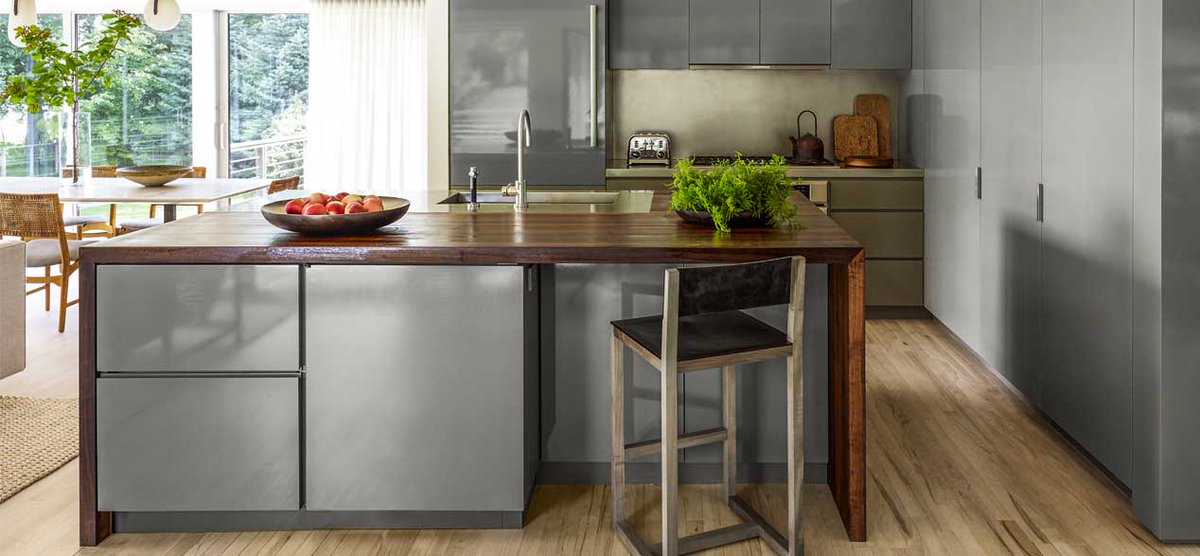 DeBouwgids's tweet photo. Kookeiland of schiereiland? Lees hier de tips om een keuze te maken: https://t.co/IDfDA2qAvh   

#denederlandsebouwgids #bouwen #verbouwen #interieur #bouw #keuken #kookeiland #schiereiland https://t.co/DEKGYpLEO2
