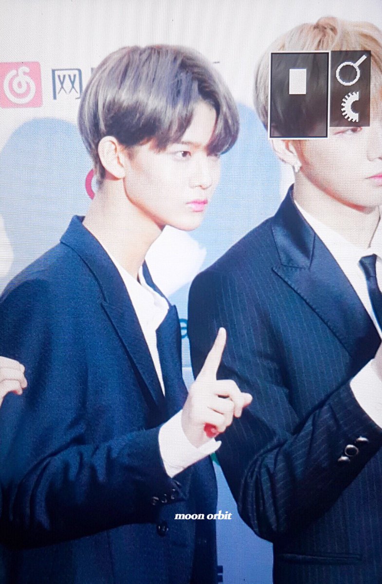 orbit__510's tweet photo. 180214 가온차트 레드카펫 #배진영 #워너원 https://t.co/FmmgO1oduu