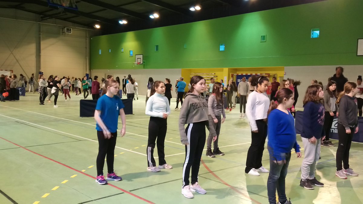 unss_93's tweet photo. 9e festival artistique @UNSS93 c'est parti #amitie #partage. Ambiance festive #unss @univ_paris13 @villetaneuse @seinesaintdenis @inssd93 https://t.co/Dfe9mK93dt