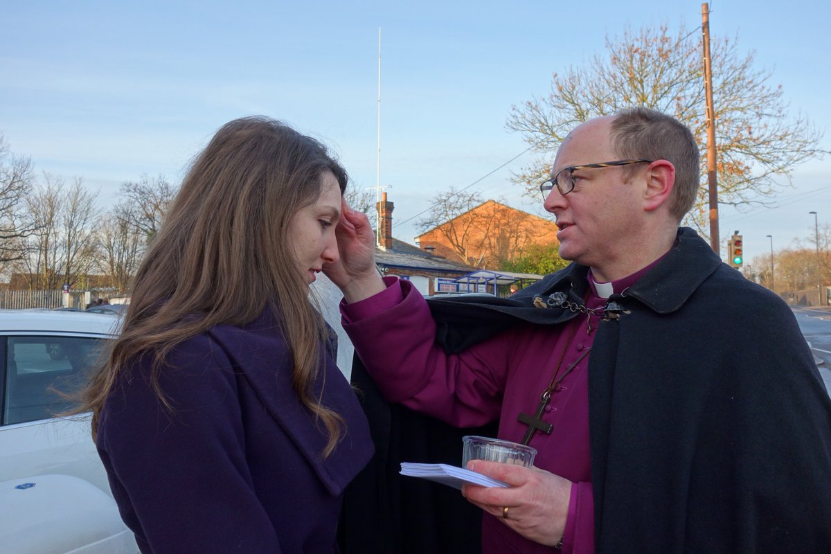 A great start to the #Lent2018 with <a href="/stmichaelsgh/">St Michaels Enfield</a> offering #AshesToGo outside Gordon Hill station, where we were blessed to be joined by @bpedmonton <a href="/dioceseoflondon/">London Diocese</a> #LiveLent