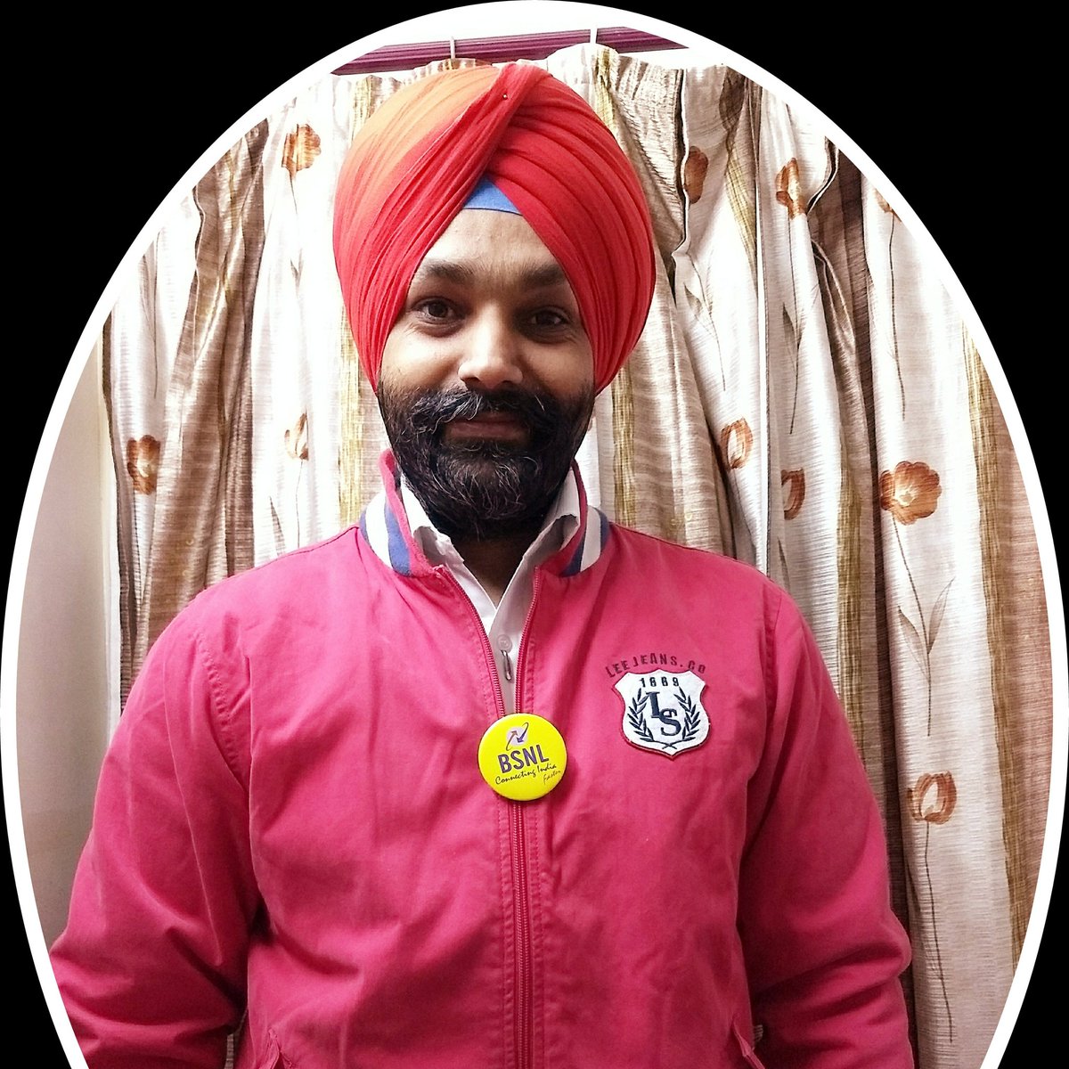 BSNL_ka_Bandhan's tweet photo. #MyBSNLMyValentine
#ValentinePic #NewProfilePic
#BSNL #Valentine #ValentinesDay2018
#ValentinesDay
#ValentineDay
#Valentines
#ValentineSpecial

#RedColor
#RedPic
#RedTurban
#RedJacket

#MyBSNLMyPride
#MyCompanyMyPride

#BandhanPreetSingh #BSNLActiveUser https://t.co/BdM0QXvG6e