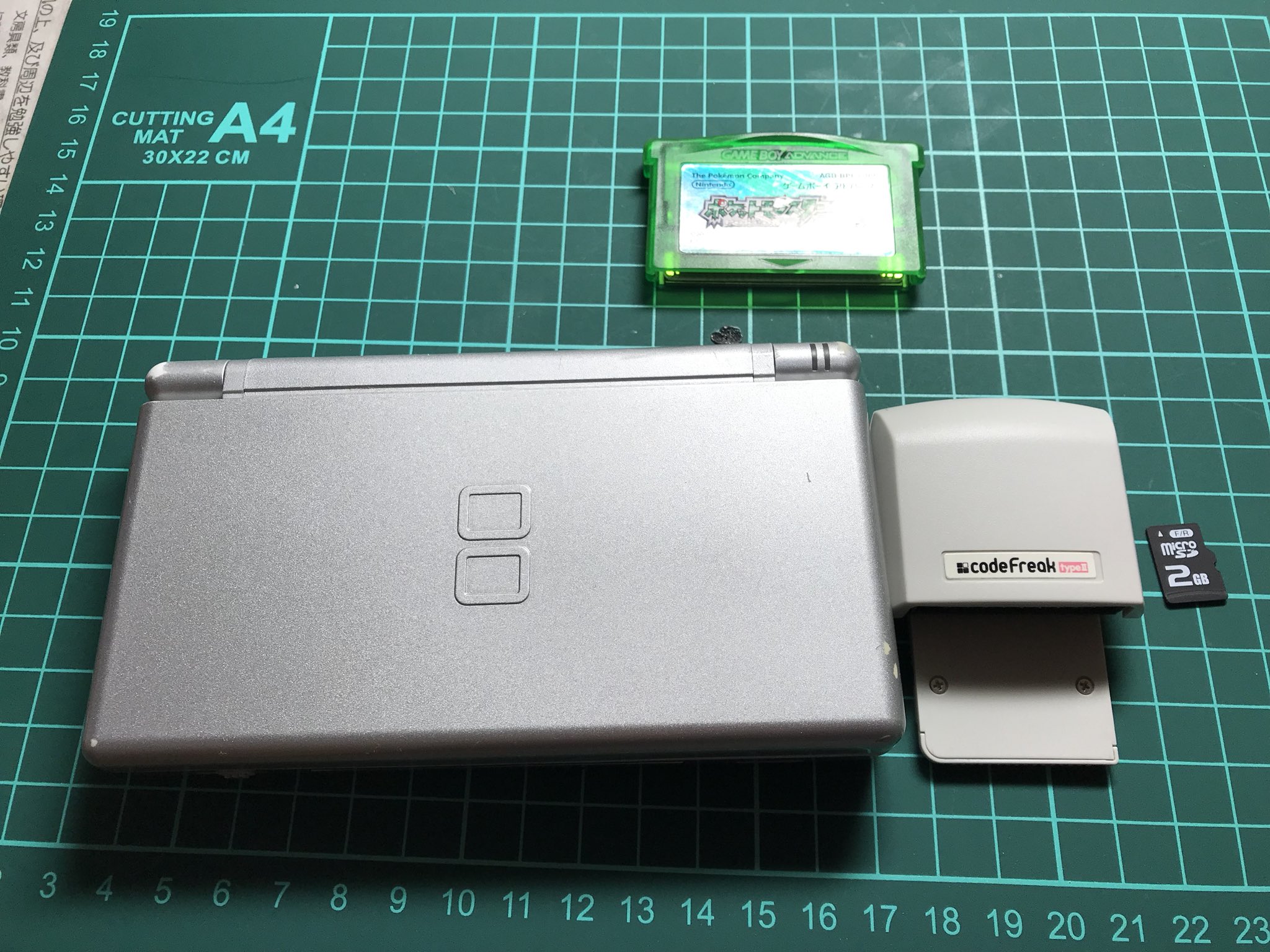 だれか Devil Excalibur863 コードフリークtype2 3には自作ソフトの実行環境が整っていて Gbaのセーブデータバックアップツールにrom吸い出しのパッチを当てて コードフリーク Gbaカートリッジ挿入済みのds Dslightにぶち込むと Gbaの吸い出しができる