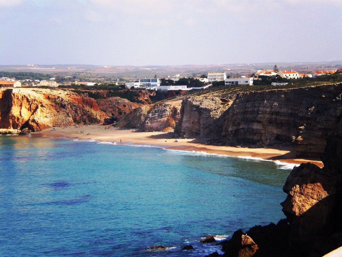 #Bomdia Costa Vicentina, las playas más salvajes y surferas de todo #Portugal 🌊🏖️🏄‍♀️@Benjamimagno <a href="/turismoportugal/">Turismo de Portugal</a> <a href="/visitportugal/">Visit Portugal</a> <a href="/visitalgarve_es/">VisitAlgarve_es</a> @turismo_algarve <a href="/Best_of_PT/">Best of Portugal 🇵🇹</a> <a href="/enjoytheAlgarve/">Enjoy the Algarve</a> #surportugal <a href="/PortugalRu/">DiscoverPortugal</a>
