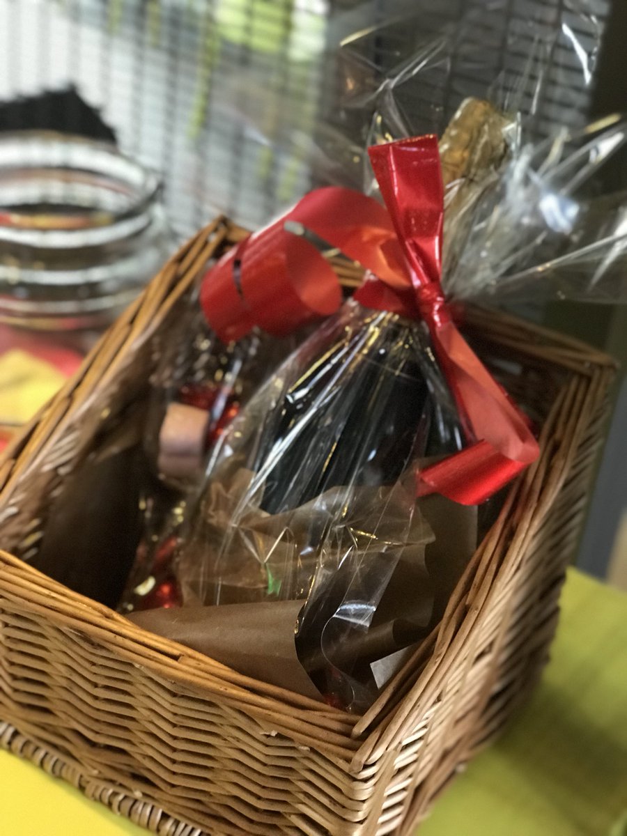 MilaEstevam1's tweet photo. Valentine’s @C4 is a time of spreading love all around us! @BurgumDavid @EdWalker18 @BaxterStorey https://t.co/GM6lZIn8K2