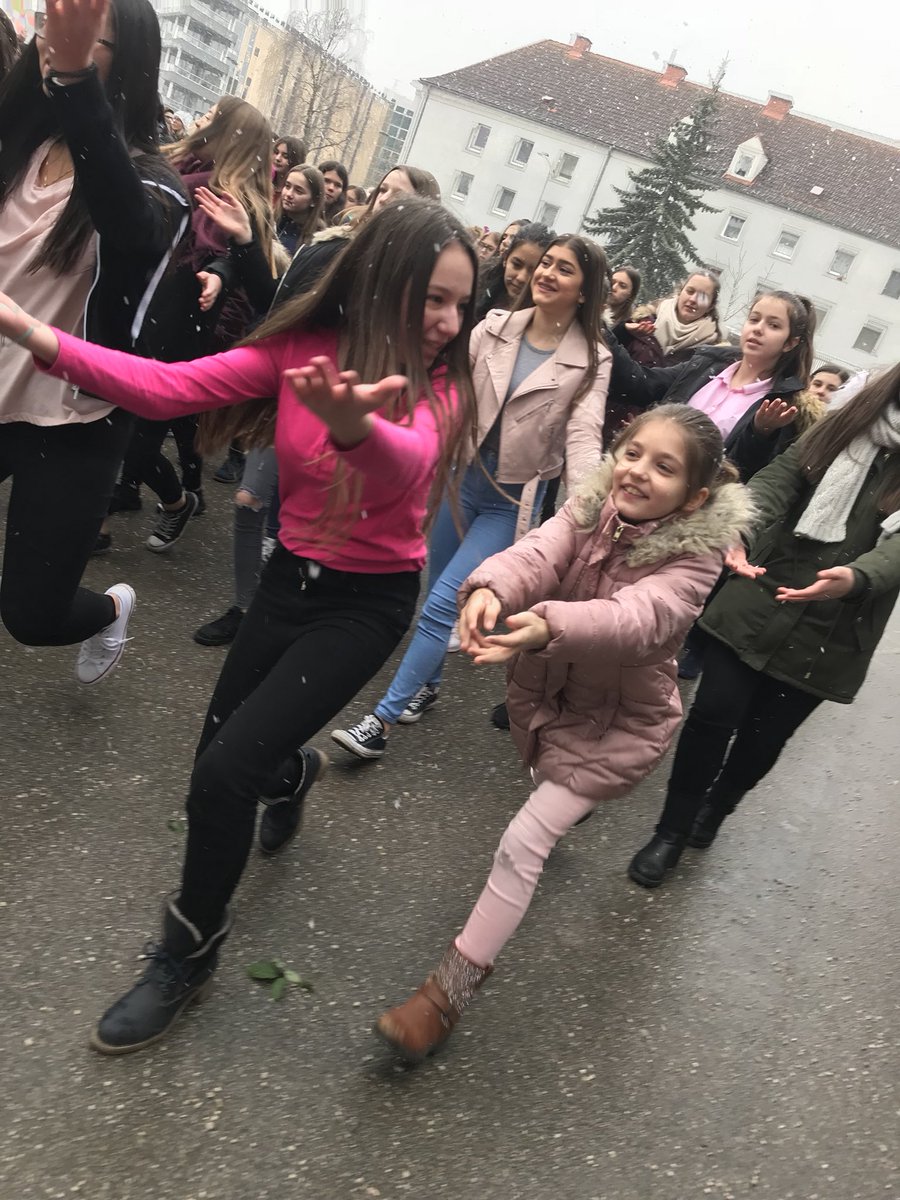 SonjaAblinger's tweet photo. We are rising! #onebillionrising #NMS17 #Linz https://t.co/qnFyzgWZTY