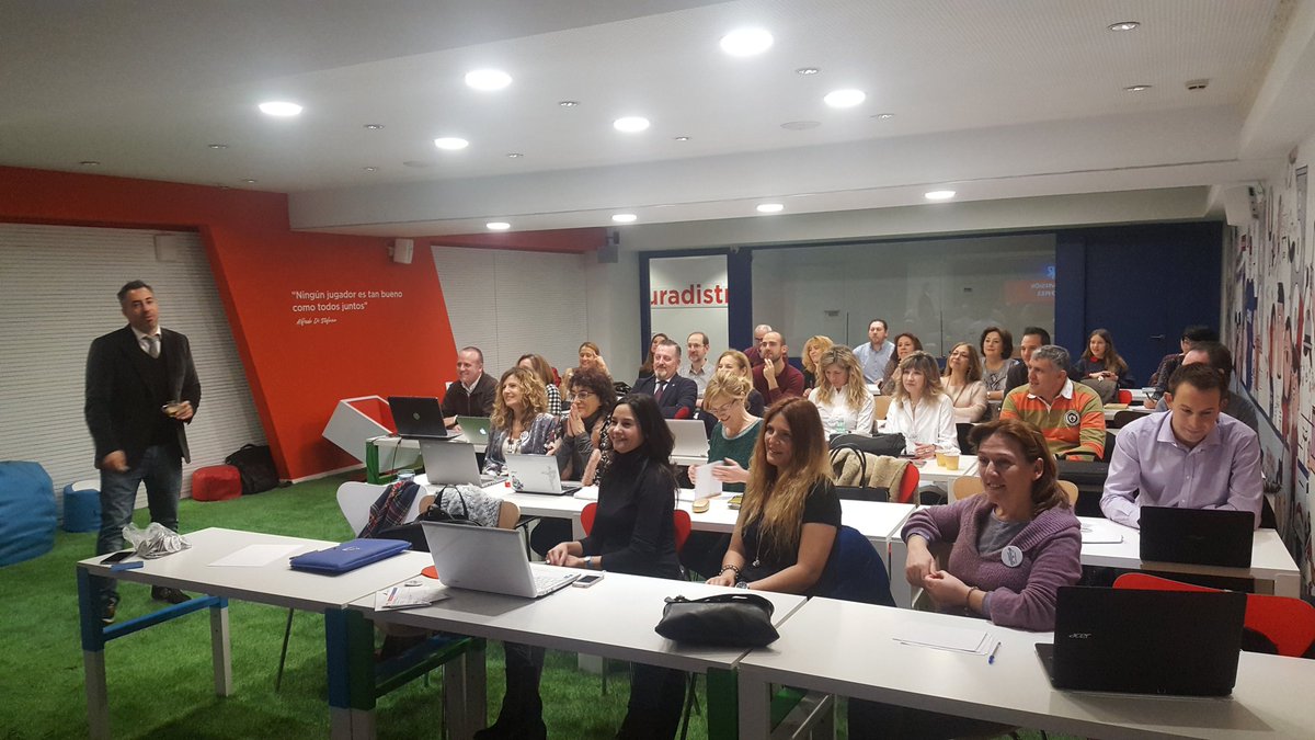ivan_gonzalezag's tweet photo. Empezamos la reunión mensual de #DistritoClásico con muchas novedades y nuevos servicios que os iremos contando.
#REMAXDistrito #CulturaDistrito #SoyRemaxDistrito https://t.co/4wwyJz3glJ
