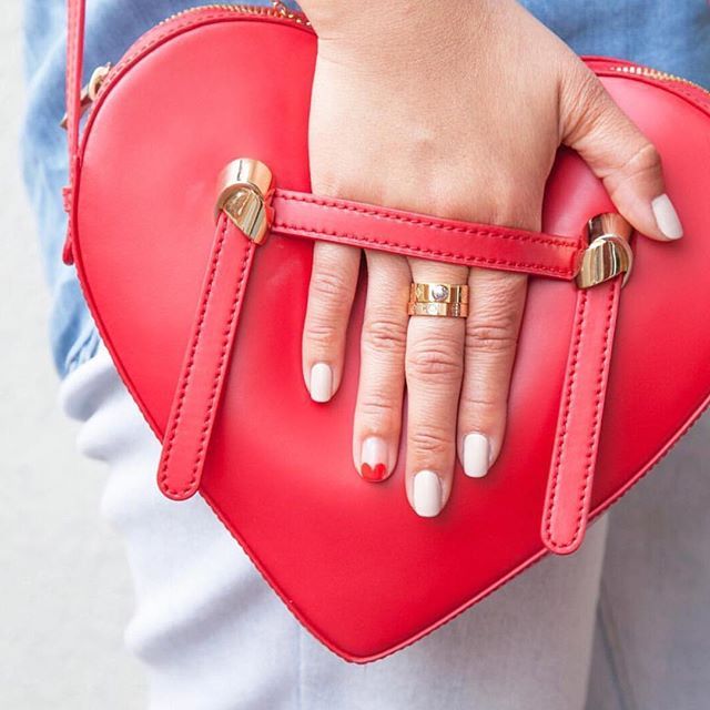 OPI_ZA's tweet image. Sending you some love in the form of nail art on this #Valentine's Day ❤️ Shades: #Aloha and #PutItInNeutral by @oliveandjune