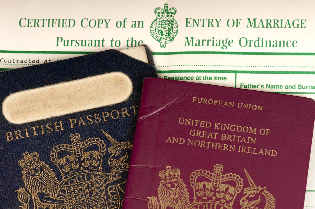firstmigration's tweet photo. #EEAnational &amp; been living in UK for 5+ yrs? You qualify for permanent residence &amp; #FirstMigration can ensure your application for fixed fee https://t.co/YL5ztr84hb