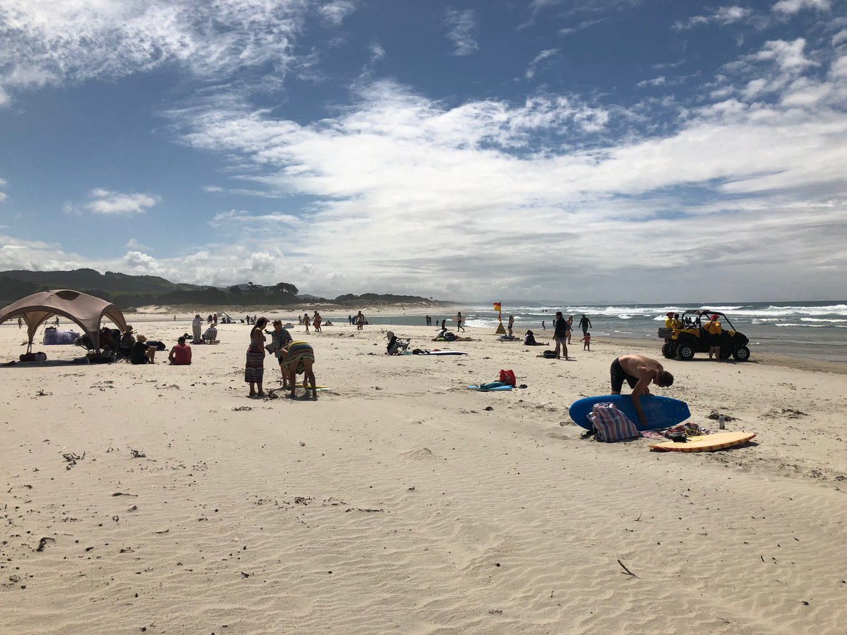 GlobalStudentEn's tweet photo. #NewZealand is a great place to visit in Summer. Have a look at these beaches within 45 minutes drive of Auckland. https://t.co/wnGAqxp8DD