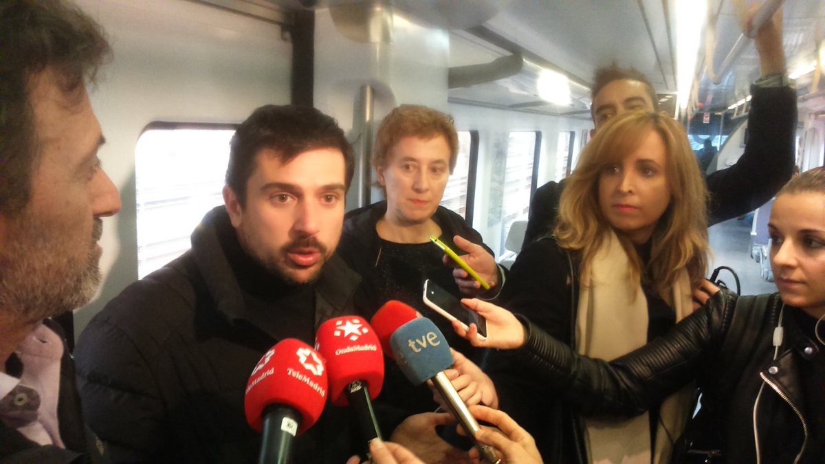 EquoMadrid's tweet photo. Retrasos y averías en la #C3 por la desinversión y los recortes. Lo denuncian @cloticuellar @RamonEspinar @mvalienteots #SolucionC3madrid https://t.co/LN5QWMZJgh