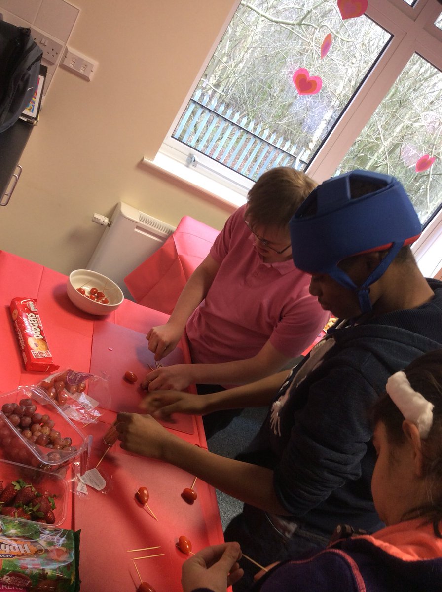 wilsonstfeed's tweet photo. #WSSixthForm preparing our #ValentinesDay party ❤️ https://t.co/FsavUQ4qdo