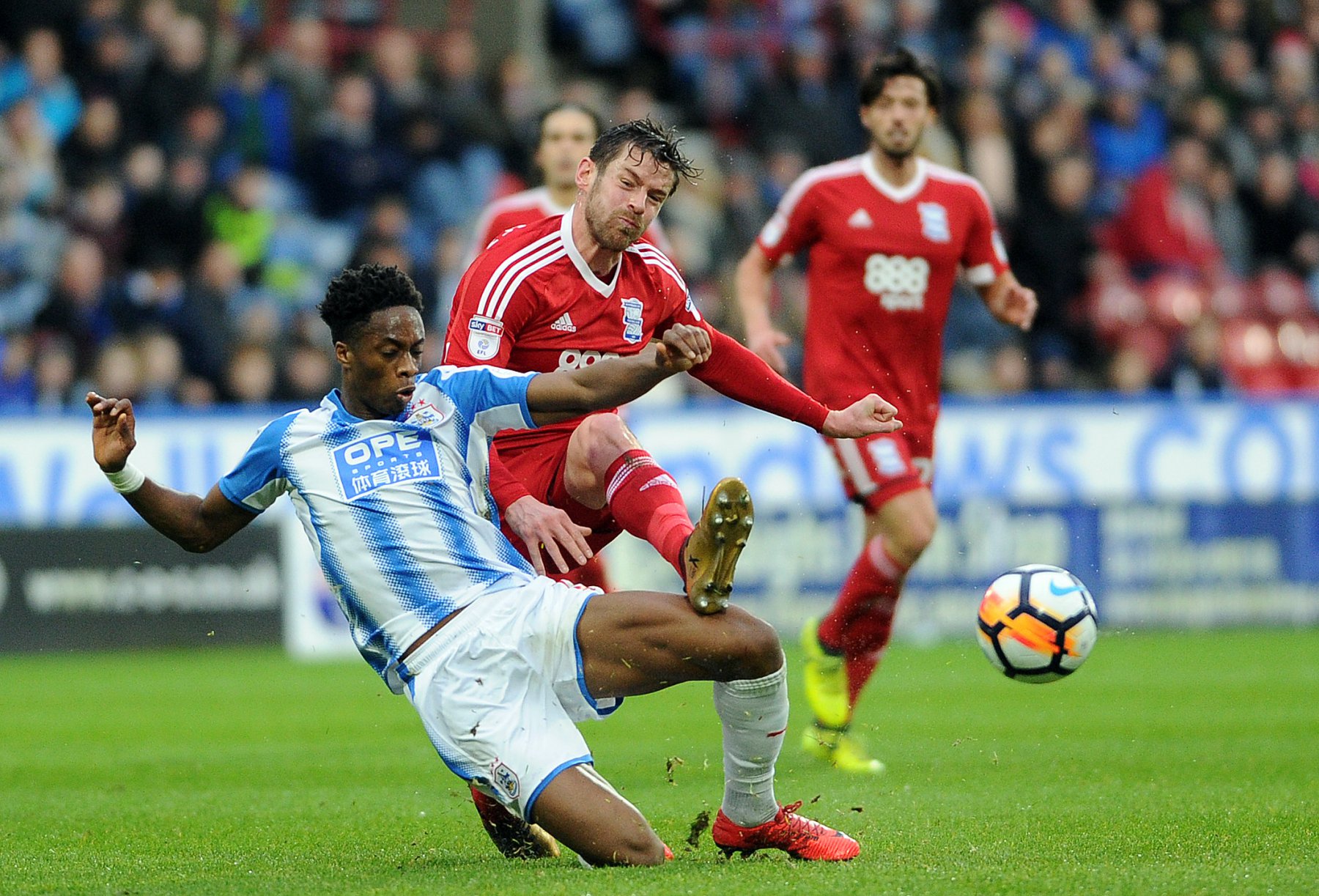 Happy birthday to Huddersfield Town defender Terence Kongolo who turns 24 today! 
