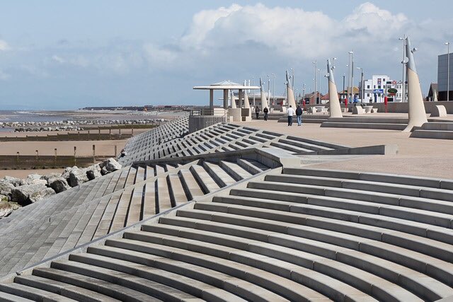 ICELancsBranch's tweet image. Our rose is red, home to Blackpool, look at these Sea Defences, we love them they’re cool! 💕 😎 #thisiscivilengineering #lancashire
