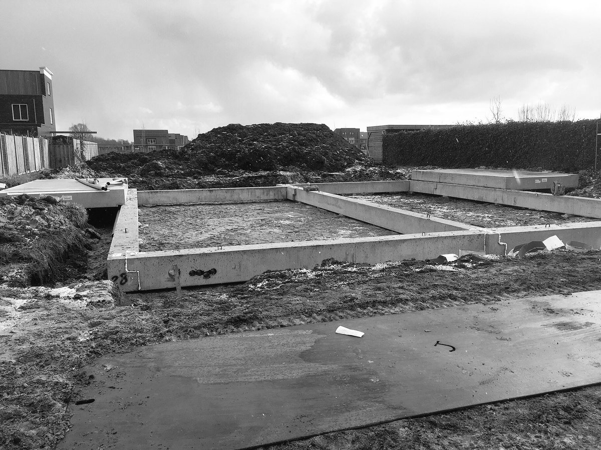 Lont_bouw's tweet photo. #Prefab fundering en #Fastfloor van @IJB_Groep deze week plaatsen, alle kopersopties zijn verwerkt van 14 woningen Heerenveen; projectinformatie: https://t.co/8j9OyPrbUL https://t.co/a9Bn2PHHY7