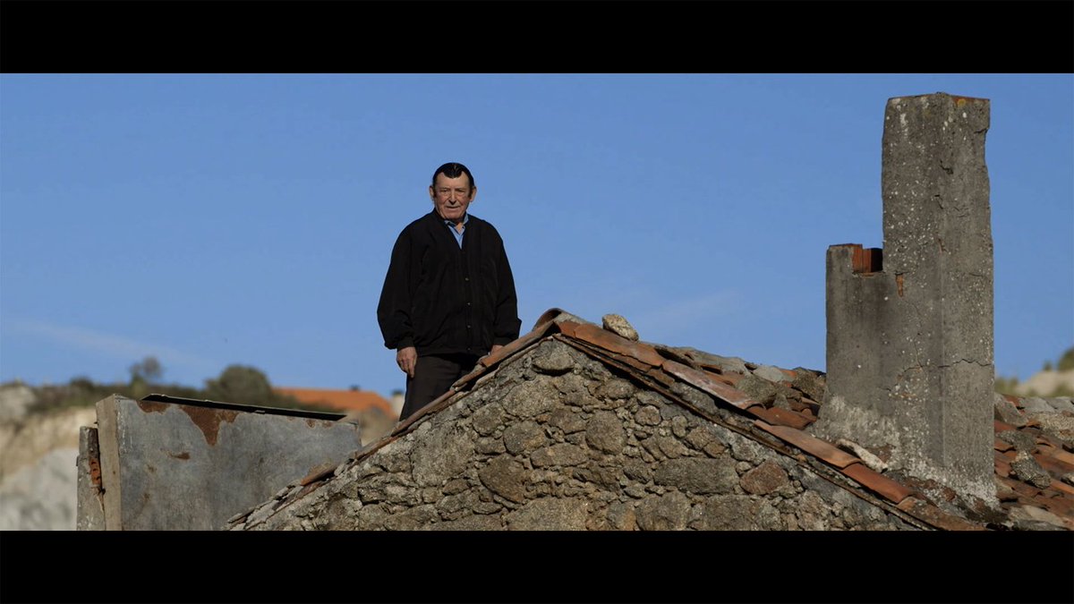 escolmacinema's tweet photo. 🎬 | @EsqueceMonelos, de Ángeles Huerta, gañou os #MestreMateo17 a mellor documental, mellor dirección de fotografía e mellor montaxe e tamén foi  premiada en @DocumentaMadrid, na XII MICE e na XXXIX Semana Internacional de Cine de Autor de Lugo. O 24 de feb #cinemagalegoensarria https://t.co/p7yy1gxJKB