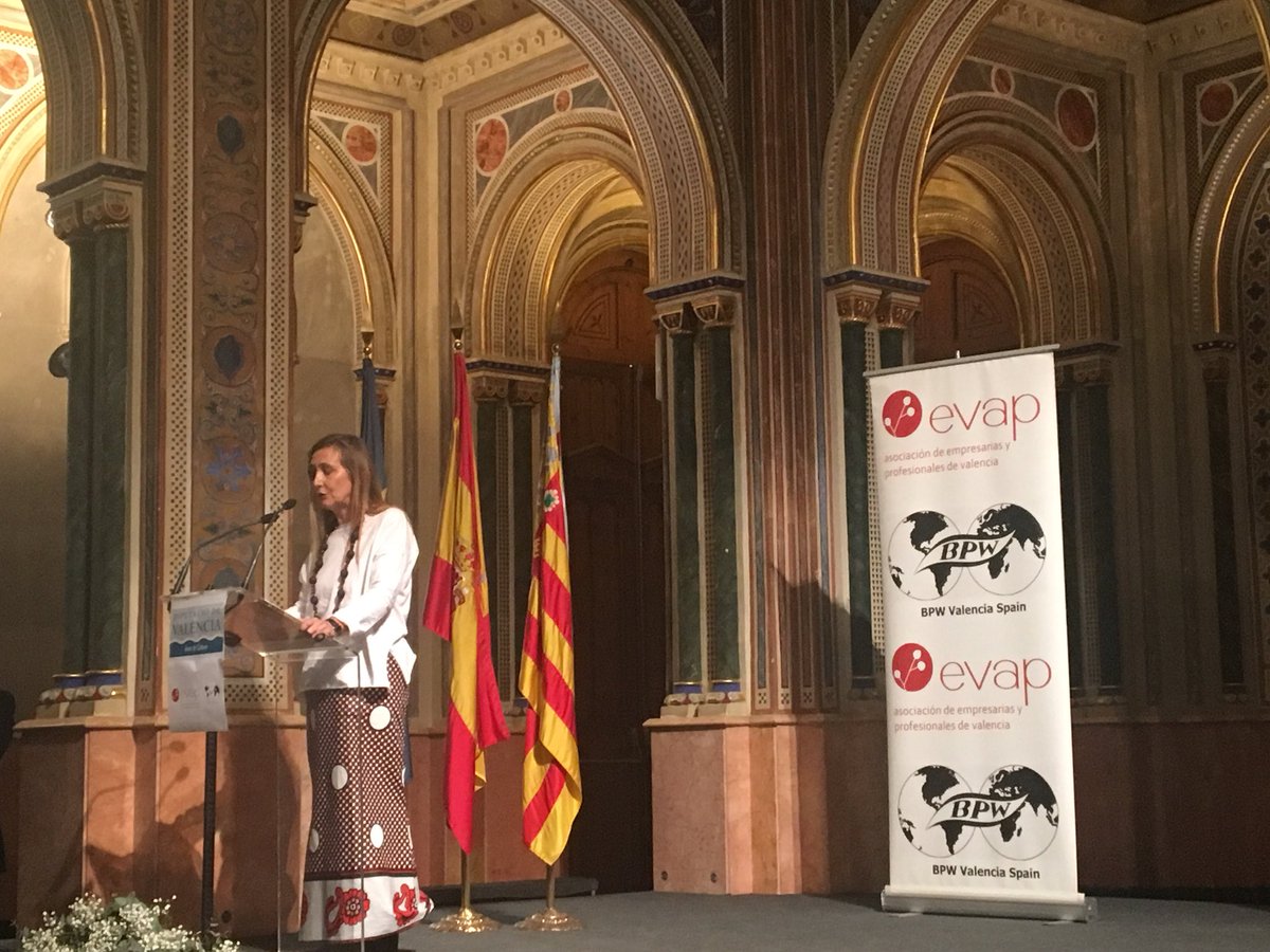 #dona&amp;dona <a href="/BpwSpain/">BPW Spain</a> presentando RSE evap @evap_bpw <a href="/eiblasco/">Eva Blasco García</a>