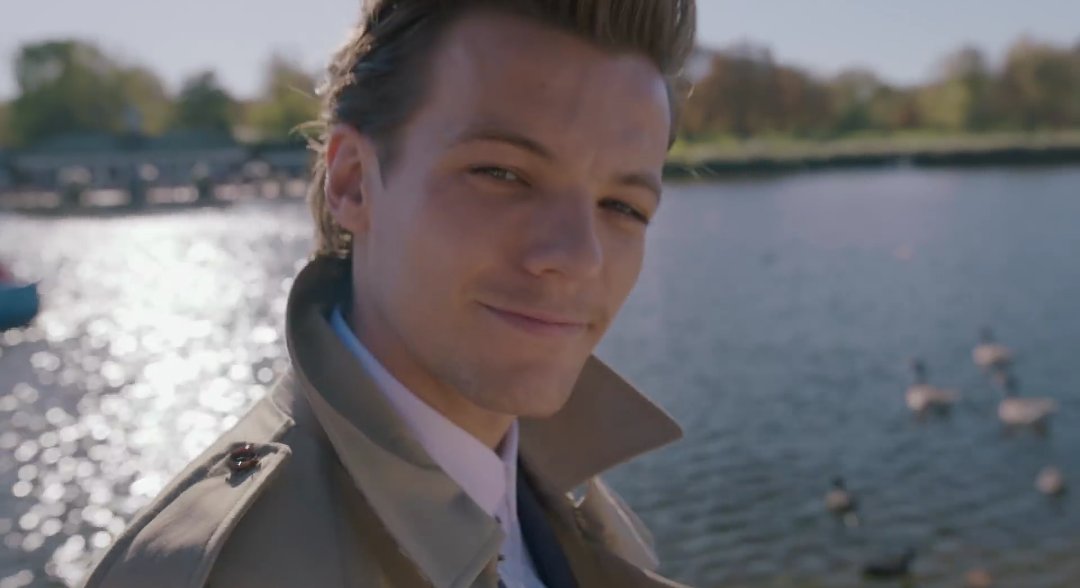 kayyylouist's tweet photo. Meet my date everyone. He's amazing. I love him so much! 😍

#iHeartAwards #BestSoloBreakout #LouisTomlinson https://t.co/9zYTUKICtL