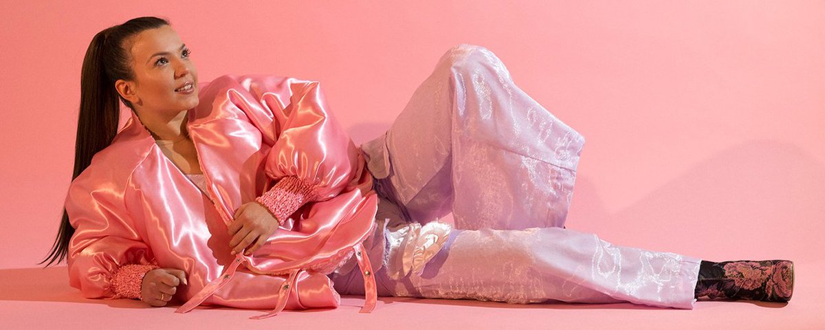 Op_Iceberg's tweet photo. Coup de cœur pour la chanteuse de R'n'B lausannoise #EllaSoto et son clip "Watch Out", véritable manifeste féministe. https://t.co/dv4qirCyNH
A lire également : Les confidences d'Ella Soto dans @24heuresch >> https://t.co/dvngcIGPJ3 https://t.co/Y3ZnCrsogz