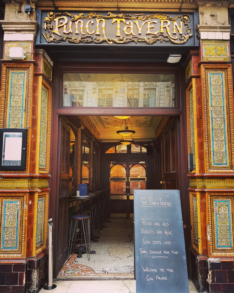 punchtavernec4's tweet photo. Roses are red,
Violets are Blue,
Gin costs less,
than dinner for two.
(Dinner for two also available of course! ❤❤❤)
#valentines #ginpalace #ginious #gin #cocktails🍹 #poem #fleetstreet #thecity #ginstitute #stpauls https://t.co/6DORBhAsp7