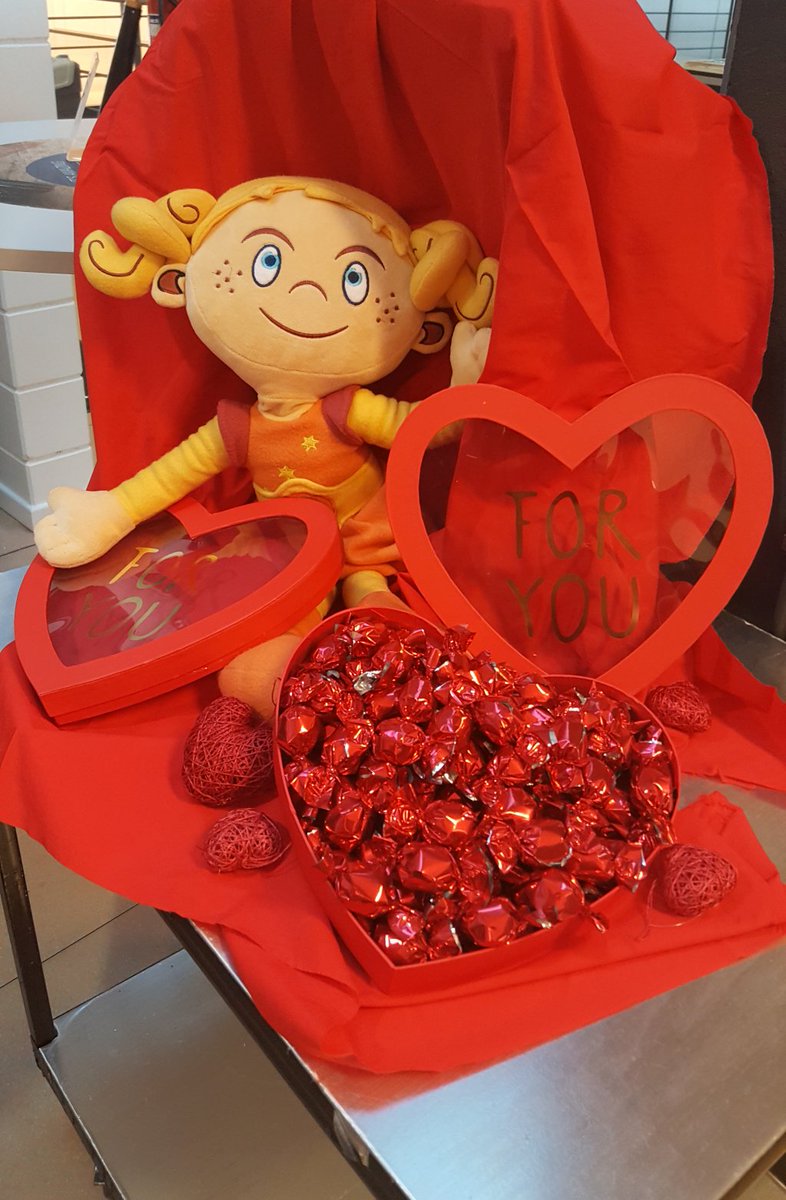 krs_cls's tweet photo. A sweet Valentine's Day treat for everyone @Cisco_BE. #WeAreCisco #LoveWhereYouWork https://t.co/3HUTBjkWci